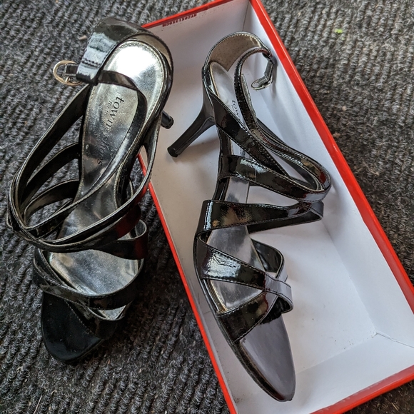 Black Sandals high heel shoes - Picture 3 of 4